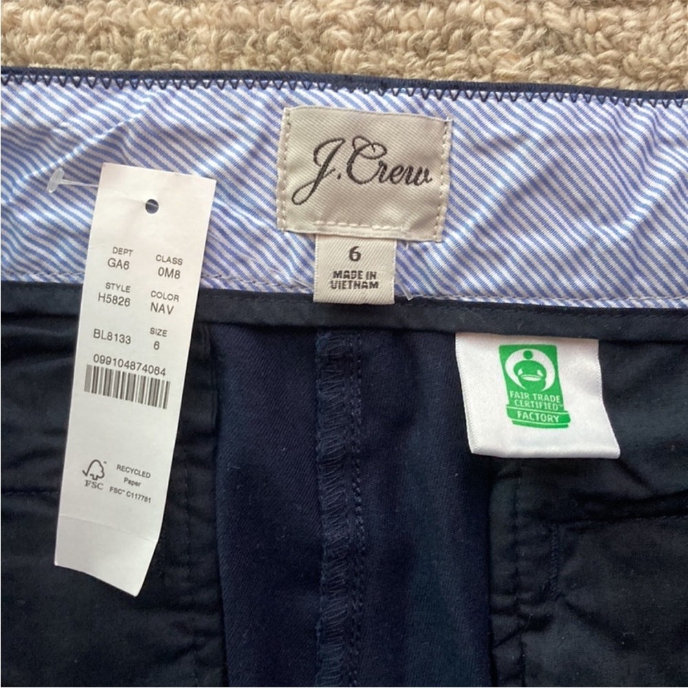 J. Crew NWT chino bermuda shorts, navy blue, size 6 - Picture 3 of 6